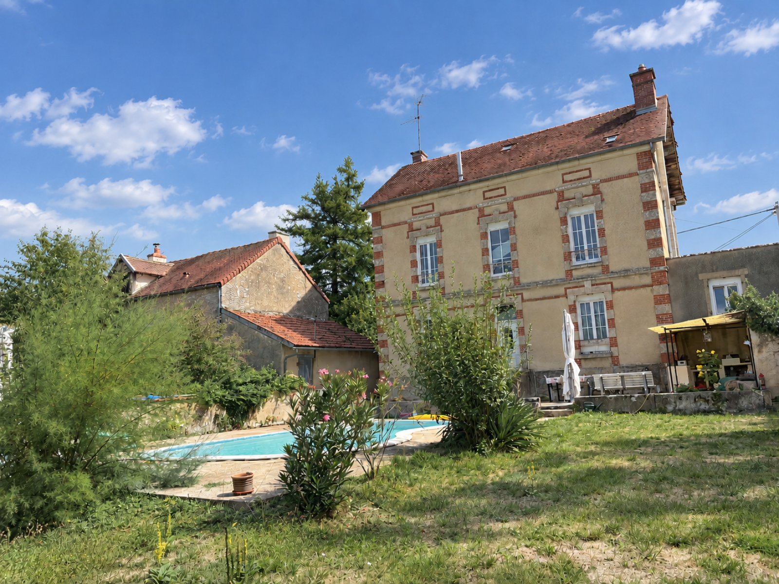 Maison 5 pièces 136 m² · à Touillon · 136 m² · 240 000 €